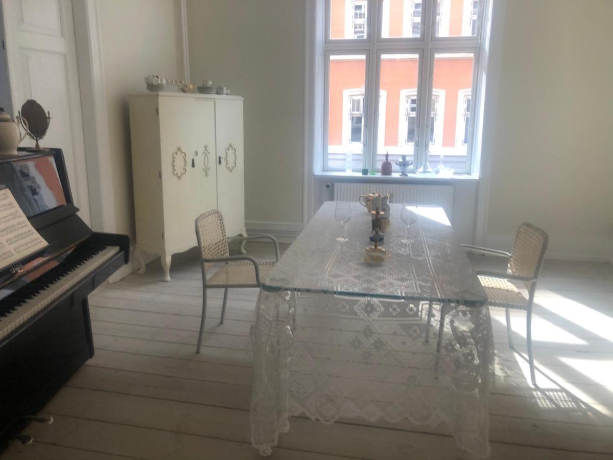 Outhentic Apartment Kopenhagen Bagian luar foto